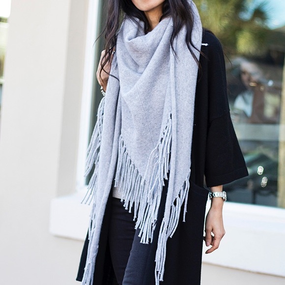 Cashmere Blend Fringed Wrap Scarf in Grey
